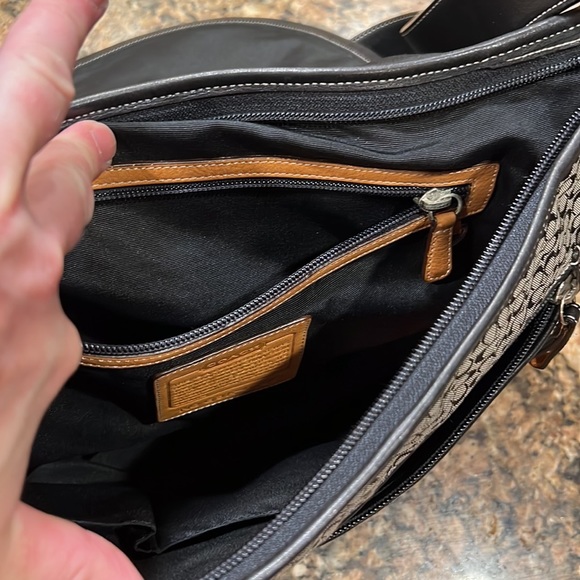 Coach bag & zippered pouch - Picture 7 of 16